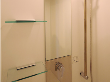 �V�����[�u�[�X�Ő������ȃX�y�[�X�ɁB